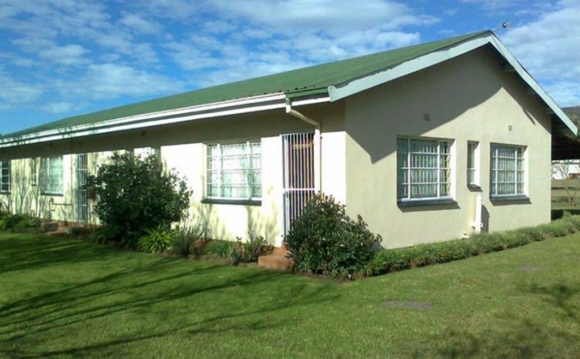 Blood-River-Outspan-Lodge-768×451